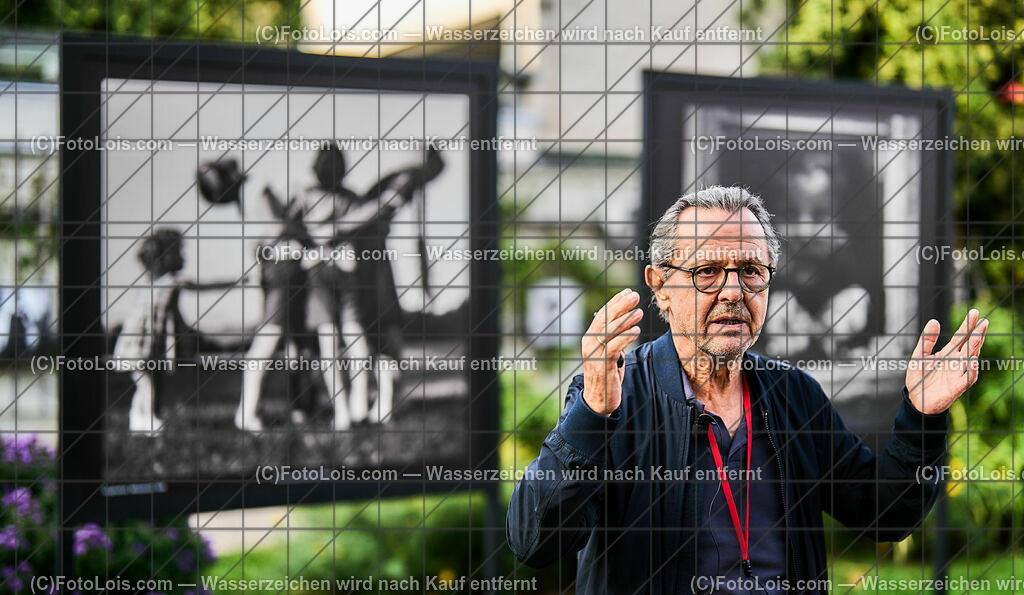 ALP6292_TdBerufsfotografie_Baden_Faber ueber Koppitz | (C)FotoLois.com, Alois Spandl, Tage der NÖ Berufsfotografie in Baden, Rundgang durch die Ausstellung Rudolph Koppitz mit Kunsthändler und Galerist Johannes Faber, Fr 6. Oktober 2023.