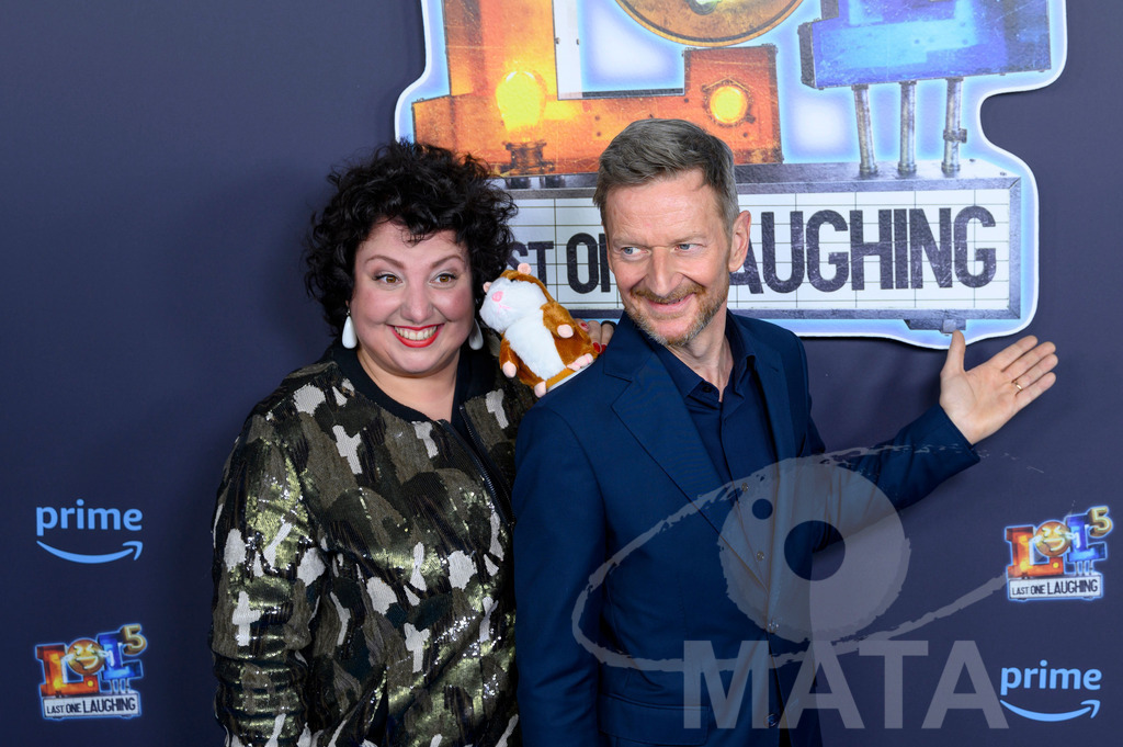 _DWA2396 | Meltem Kaptan und Michael Kessler bei der Premiere der 5. Staffel der Amazon Prime Video Comedy-Gameshow 'LOL: Last One Laughing' in der Astor Film Lounge. München, 21.03.2024 - Realisiert mit Pictrs.com