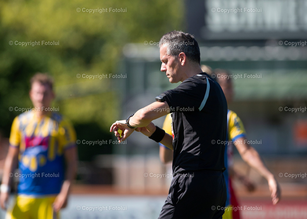 A_LUI120823_23 | SPORT,FUSSBALL,LL. OST ASKOE OEDT 1B-ASKOE DONAU LINZ 12.08.2023 IM BILD: SCHIEDSRICHTER DANIEL ROBERT FOTO:FOTOLUI
