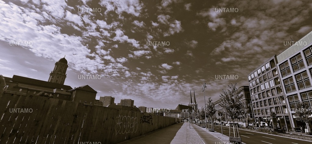 Stadtleben Berlin Alex Baustelle | untamo - Realisiert mit Pictrs.com
