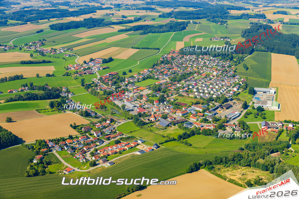 Luftaufnahme von Bodenkirchen - Die Luftaufnahme wurde 2025 vom UL-Flugzeug heraus erstellt ( keine Drohne ) - Hochauflösende Luftaufnahme - für professionelle Ausdrucke geeignet. Die Geschenkidee !Mit Lizenz und Bildrechte bestellbar