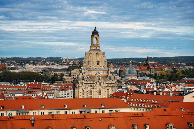 von_oben_ | Fotografie Photography Dresden Photoshooting  Fotoshooting Fotografin Dresdencity Bilder  Foto Dresdenvideos Kalender Postkarten Bilderdownload Portrait Hochzeitsfotografie Familienfotos Bewerbungsbilder Studiofotografie Fotograf Dresdenbilder Business - Realisiert mit Pictrs.com