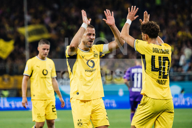 DFB-Pokal: HEBC - Borussia Dortmund, 01.09.2026 | Samuele Inacio (Borussia Dortmund, 40) schießt zum 0:3, JUBEL, TOR mit Waldemar Anton (Borussia Dortmund, 3); Fußball, DFB-Pokal, 1. Runde: HEBC vs. Borussia Dortmund am 01.09.2026 im Volksparkstadion, HamburgDFB REGULATIONS PROHIBIT ANY USE OF PHOTOGRAPHS AS IMAGE SEQUENCES AND/OR QUASI-VIDEO. - Realisiert mit Pictrs.com