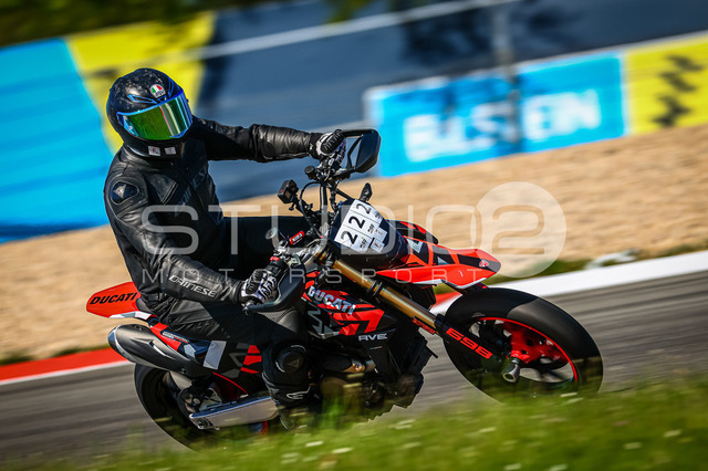 0222-260526NBR-007_222 | Deine Full-Service-Agentur für ✔️Videoproduktionen und ✔️Motorsportfotografie Jetzt Angebot anfragen!