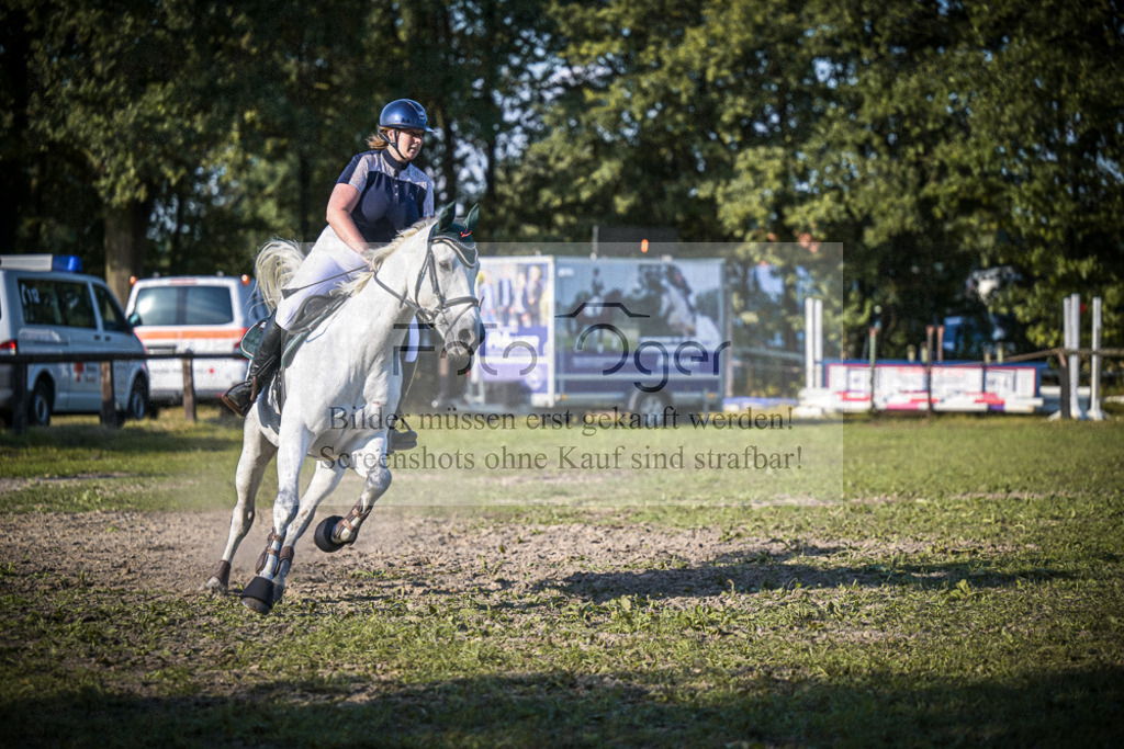 DOS_0272 | Entdecke hochwertige Reitturnierfotos von Foto Oger. Professionell, emotional und authentisch – jetzt Lieblingsmomente im Shop bestellen.Deutschlandweite Turnierfotografie. - Realisiert mit Pictrs.com