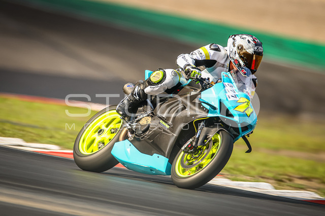 0377-250722NR-007_377 | Deine Full-Service-Agentur für ✔️Videoproduktionen und ✔️Motorsportfotografie Jetzt Angebot anfragen!