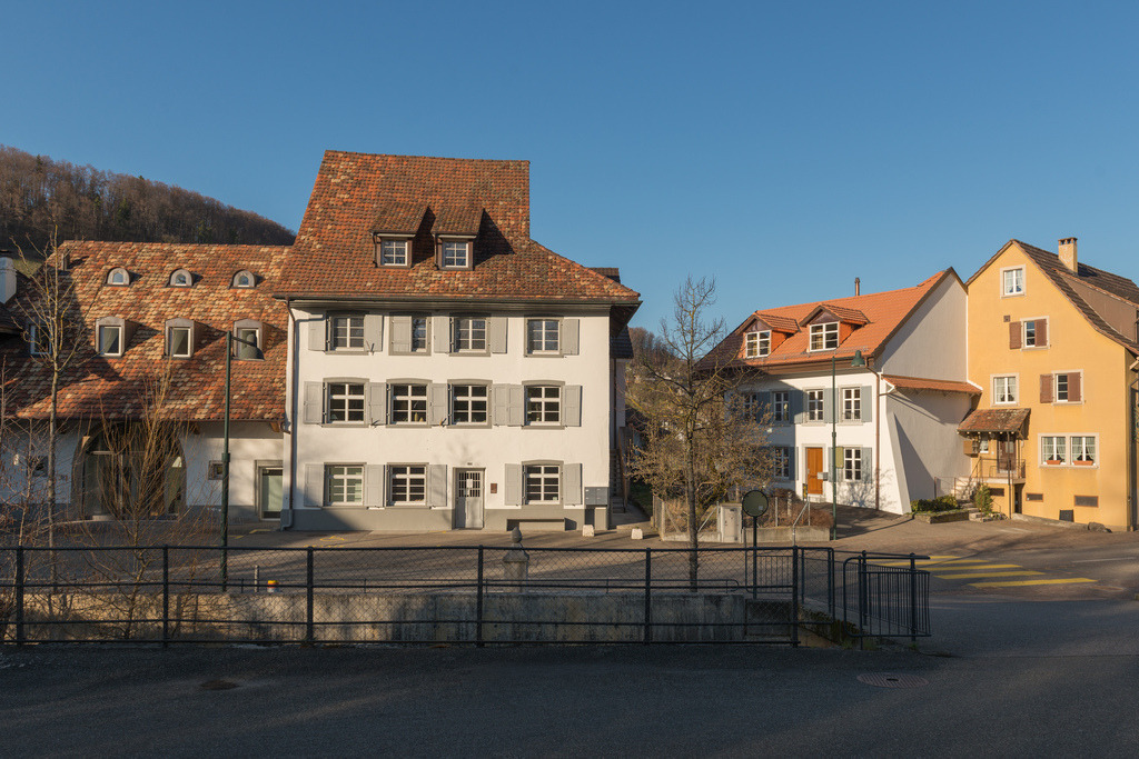 Hauptstrasse 100 | in Ziefen, Baselland, Schweiz. - Realisiert mit Pictrs.com