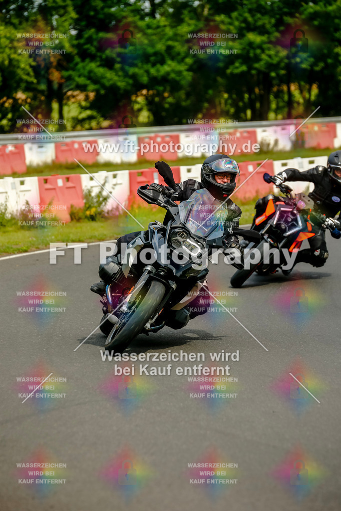 VBK-4466 | Hier findet Ihr Bilder von Touristenfahrten auf der Nürburgring Nordschleife oder von anderen Veranstaltungen die ich besucht habe. Viel Spass beim Durch Schauen 