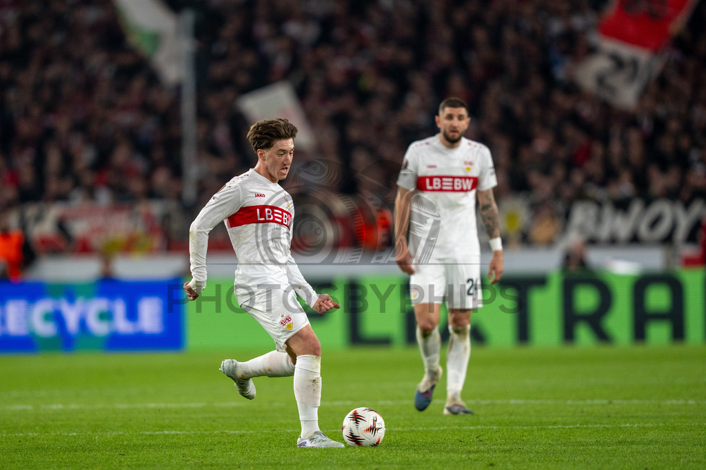 VfB Stuttgart vs. FC Porto, Fussball, Europa League, Achtelfinale, Hinspiel, 12.03.2026 | Angelo Stiller (VfB Stuttgart, #06),VfB Stuttgart vs. FC Porto, Fussball, Europa League, Achtelfinale, Hinspiel, 12.03.2026Foto: photosbyphips/Philip Ziegler
