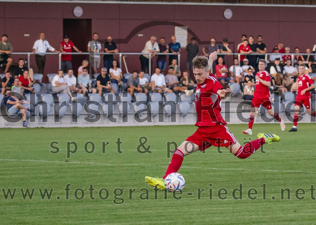 2023-08-11_094_FC_Finsing_gegen_SV_Eichenried | Finsing, Deutschland, 11.08.2023:
Fußball, Kreisliga 2023 / 2024, 4. Spieltag, FC Finsing gegen SV Eichenried, Endergebnis: 3:0

Schuss zum 2:0 durch Florian Hölzl (FC Finsing, #10)

Foto: Christian Riedel / fotografie-riedel.net