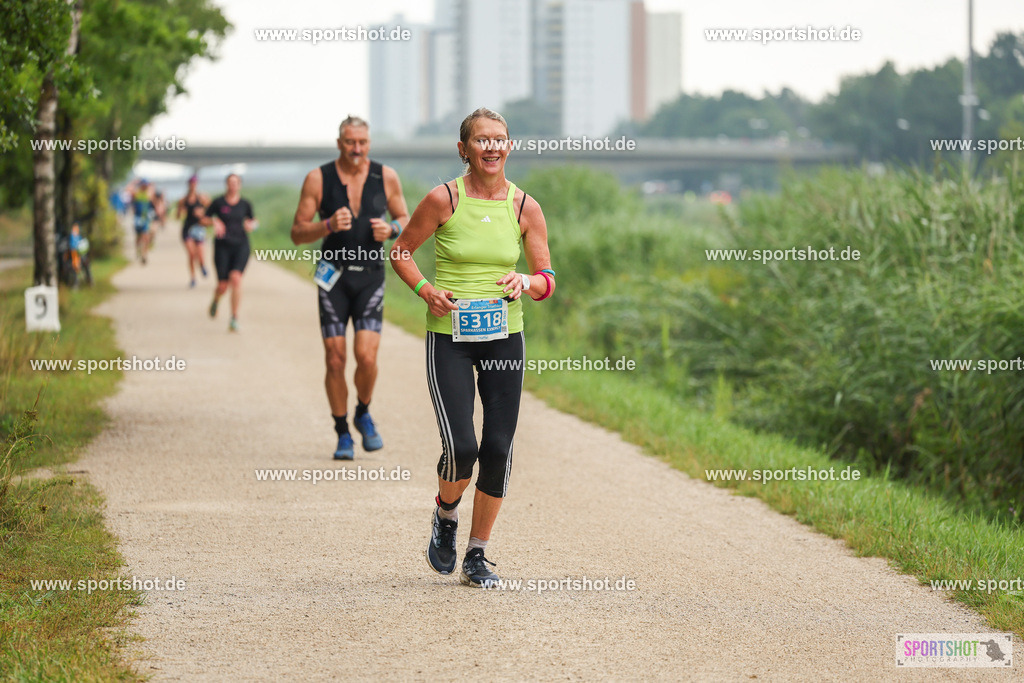 LUR_1850 | 34. M-net Erlanger Triathlon 2025 #erlangertriathlon  #mnettriathlon2025 #mnettriathlon #team #olympischedistanz #mitteldistanz #triathlon #maindonaukanal  #erlangertriathlon2025 #yourpictrs #tv1848 #tv1848erlangen  #triathlonbayern #sportinerlangen #demsportverbunden #sportshot_your_pictrs Copyright: www.sportshot.de