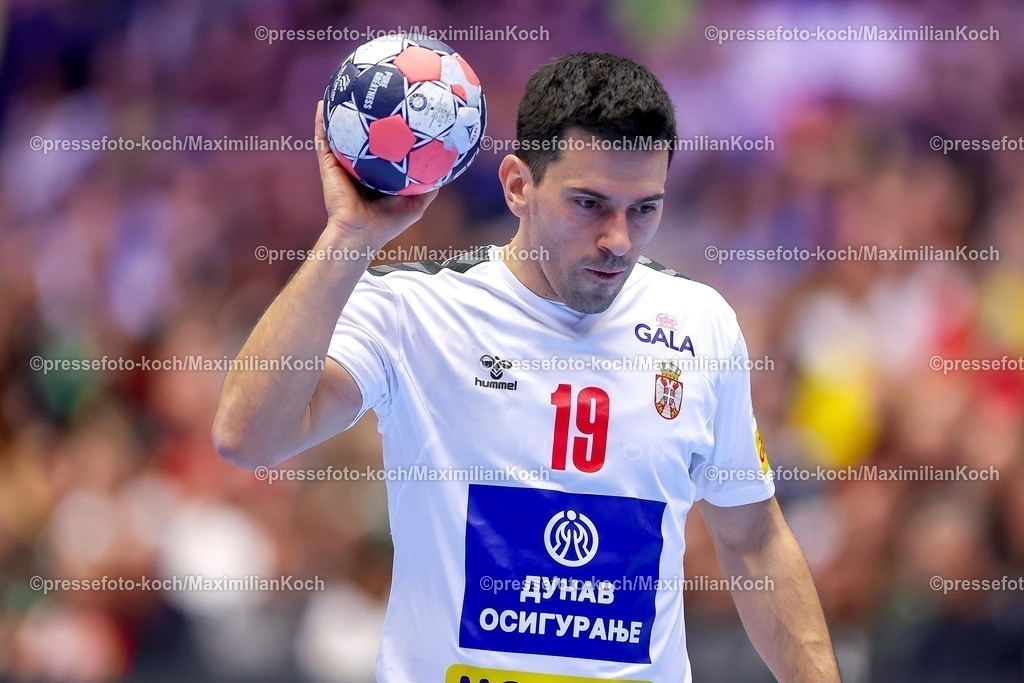 EHF19012601056 | 19.01.2026, Handball, Men's EHF EURO 2026, Österreich - Serbien, Jyske Bank Boxen in Herning, Dänemark, Preliminary Round:  Nemanja Ilic (Serbien #19) 