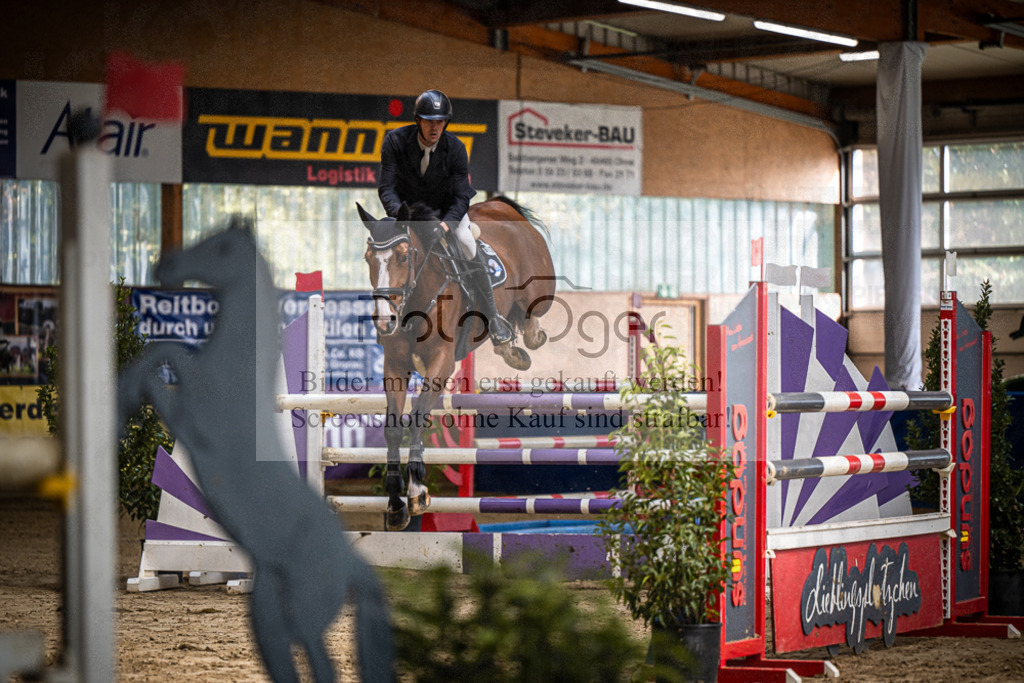DOS_0055 | Entdecke hochwertige Reitturnierfotos von Foto Oger. Professionell, emotional und authentisch – jetzt Lieblingsmomente im Shop bestellen.Deutschlandweite Turnierfotografie. - Realisiert mit Pictrs.com