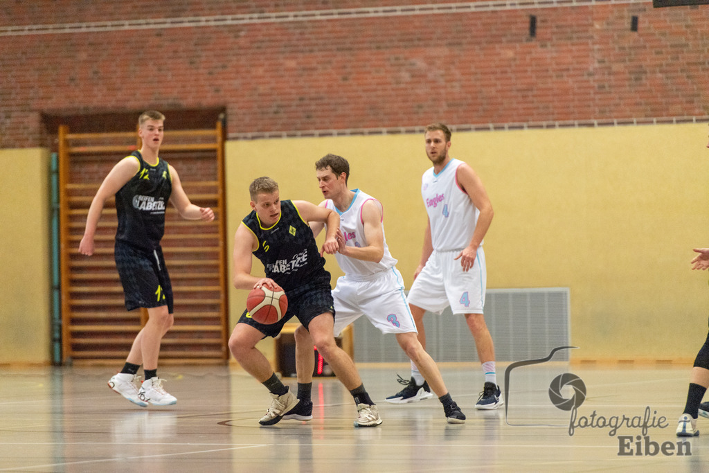TSG Westerstede 3-VFL Löningen | TSG Westerstede 3 (weiß)-VFL Löningen (schwarz) am 14.01.2024; in Westerstede (Hössensporthalle), Photo: Philip Eiben 2023 - Realisiert mit Pictrs.com