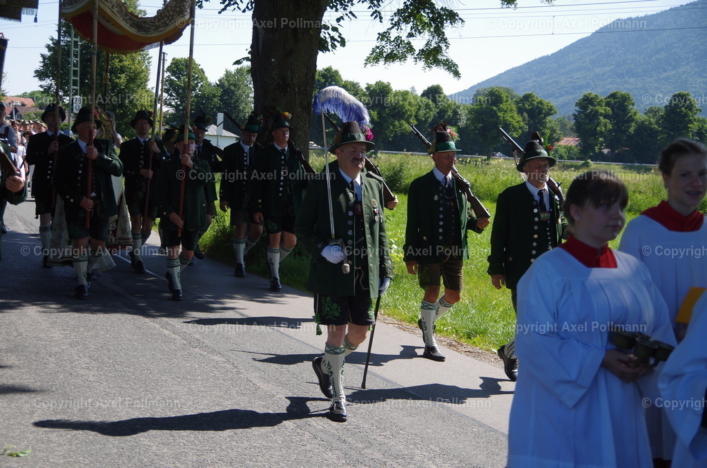 IMGP6117 | fotografiert von Axel PollmannLeonhardi Wallfahrt Benediktbeuern und Murnau, Fronleichnam, Fasching, Landschaft im Loisachtal und Benediktbeuern  - Realisiert mit Pictrs.com
