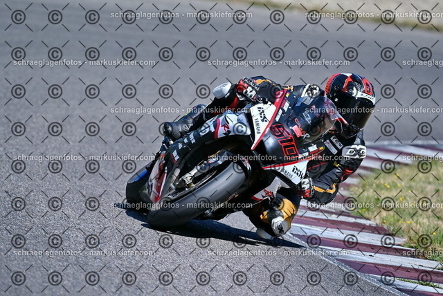 26bt04-0327 | markuskiefer.com - Realisiert mit Pictrs.com