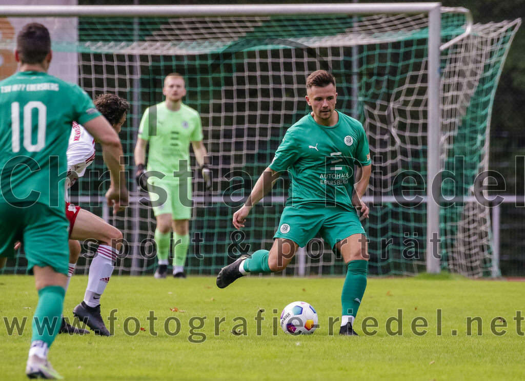 2023-08-26_080_TSV_Ebersberg_gegen_TSV_Oberpframmern | Ebersberg, Deutschland, 26.08.2023:
Fußball, Kreisliga 2023 / 2024, 2. Spieltag, TSV 1877 Ebersberg gegen TSV Oberpframmern, Endergebnis: 5:1

Dominik Pries (TSV 1877 Ebersberg, #16)

Foto: Christian Riedel / fotografie-riedel.net