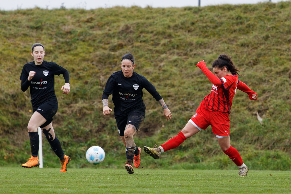 HOHFCH_251109_9983 | 1.FC Heidenheim 1846 II vs. GAST, Fußball, Frauen, Bezirksliga, 2025/2026, X. Spieltag, 03.10.2025 in Heidenheim, Kunstrasen b. Voith-Arena West(Foto: Michael Bulling) - Realisiert mit Pictrs.com
