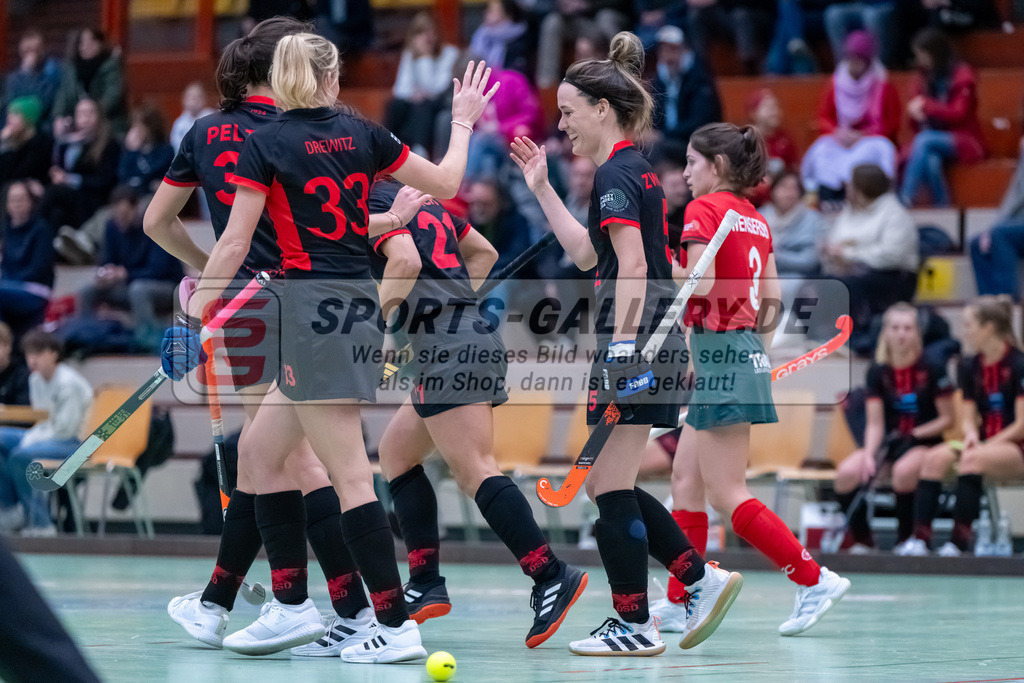 HK_20241214_100166 | 2. Bundesliga Halle Damen Crefelder HTC - DSD Düsseldorf am 14.12.2024 Halle Glockenpitz, Krefeld ,