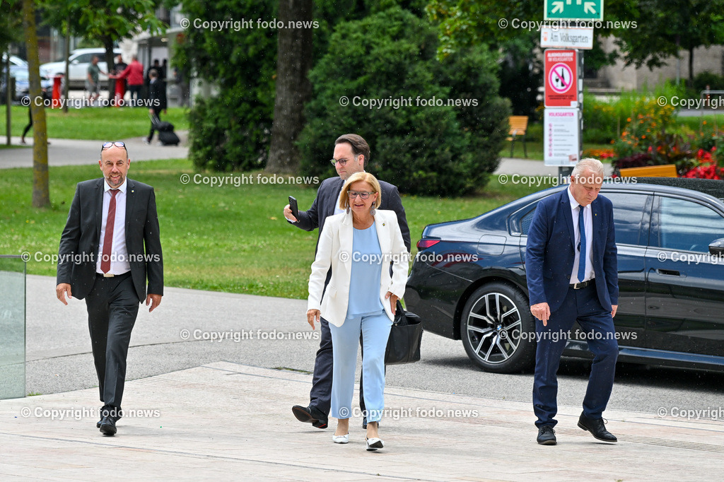 Pressekonferenz Land Ooe_ Oberoesterreich uebernimmt den Vorsitz in der Landeshauptleute-Konferenz_ 03.07.2024-3 | 03.07.2024, Linz, AUT, Pressekonferenz Land Ooe, Oberoesterreich uebernimmt den Vorsitz in der Landeshauptleute-Konferenz, im Bild Johanna Mikl-Leitner (VP, Landeshauptfrau Niederoesterreich)