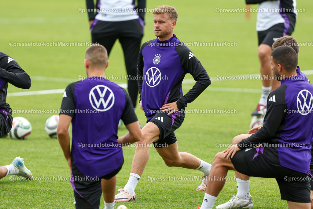 DFB08092402074 | 08.09.2024, Düsseldorf, Fußball, öffentliches Training der DFB Nationalmannschaft Deutschland,  Paul-Janes-Stadion: Maximilian Mittelstädt (GER #18)DFB regulations prohibit any use of photographs as image sequences and or quasi-video.