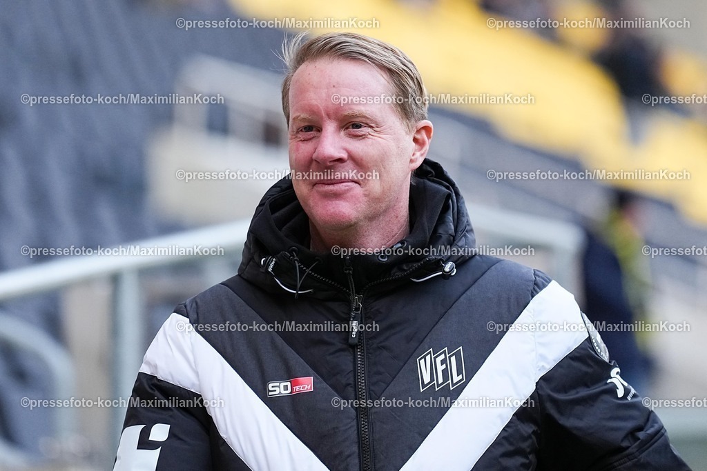 xYDRx17012601002 | 17.01.2026, xydrx, Fußball, 3.Liga, TSV Alemannia Aachen - VfL Osnabrück, Saison 2025 2026, Tivoli: Timo Schultz (Cheftrainer VfL Osnabrück)       DFB regulations prohibit any use of photographs as image sequences and or quasi-video. Photo: xYannisxDreimannxPressefotoKochx