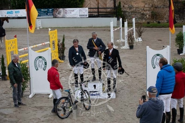 2B4A3310 | pixelfaenger - Realisiert mit Pictrs.com