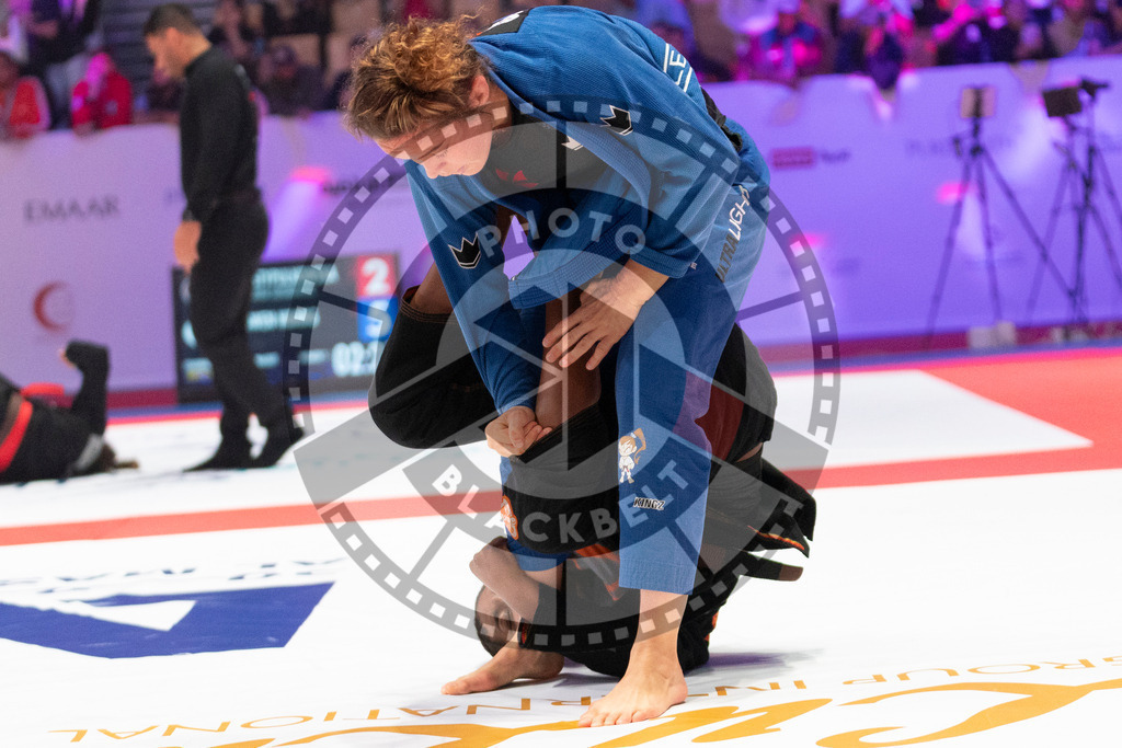 20231109PBB3743 | Fighters compete during the AJP World Professional Championship in the Mubadala Arena in Abu Dhabi, Arab United Emirates, on November 9, 2023.