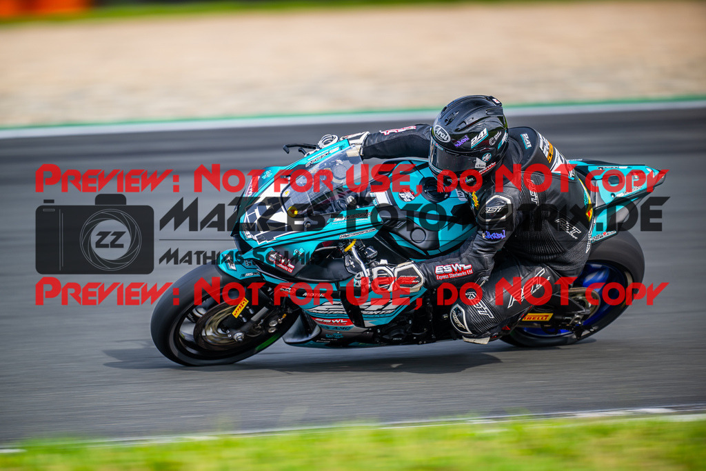 MaZZes_FotoMatrix_240531_6007705_5957 | STK