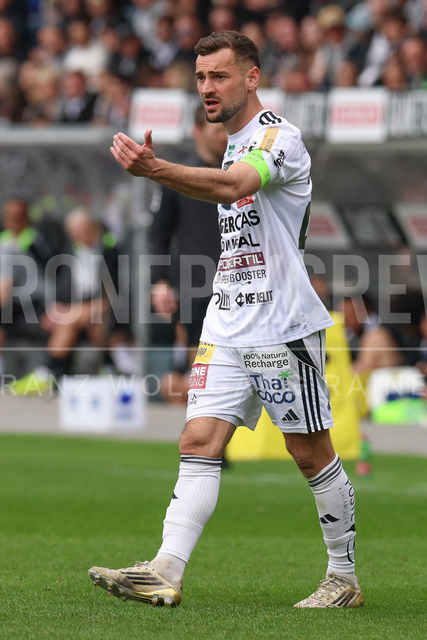 SK Puntigamer Sturm Graz vs TSV Egger Glas Hartberg – Championship Group    | Graz, Austria, 12.Apr.26 - SOCCER - ADMIRAL Bundesliga, SK Puntigamer Sturm Graz vs TSV Egger Glas Hartberg. The image shows Juergen Heil (Hartberg) with emotions.    