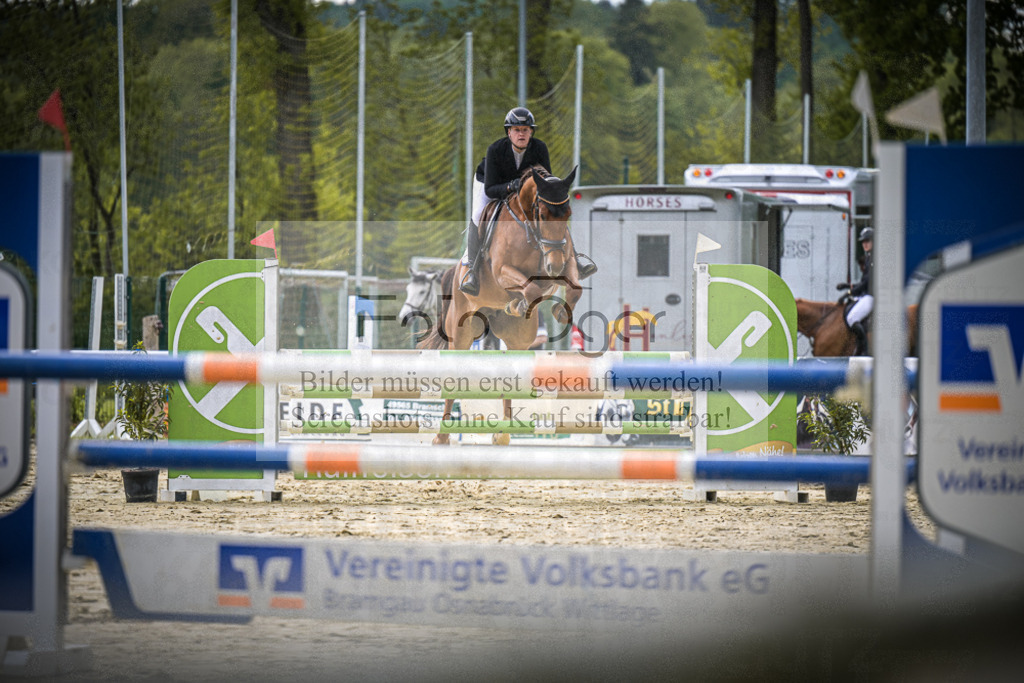 DOS_1635 | Entdecke hochwertige Reitturnierfotos von Foto Oger. Professionell, emotional und authentisch – jetzt Lieblingsmomente im Shop bestellen.Deutschlandweite Turnierfotografie. - Realisiert mit Pictrs.com
