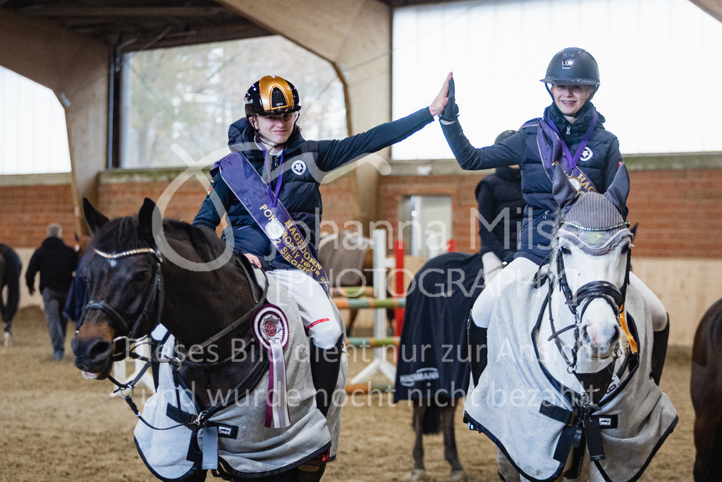221127_Winterfestival_L-Spr_HPTTY-303 | Deine schönsten Turniermomente als professionelle Fotos! Entdecke hochwertige Pferdesport-Fotografie im Online-Shop. Jetzt Fotos finden & bestellen!