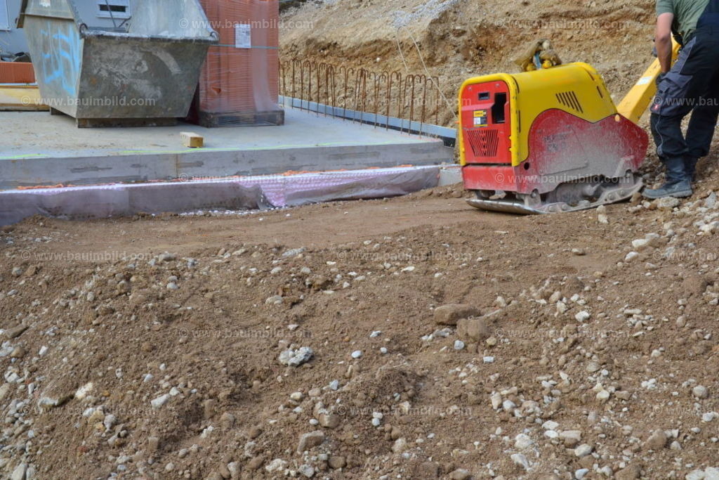 bib-lg02-erdarbeiten-0130 | Nach LV-Leistungsgruppen sortierte Detailfotos über den Bau eines Hauses. Alle Hausbau-Bilder direkt vom Urheber und Autor der Website Haus-Selber-Bauen.com