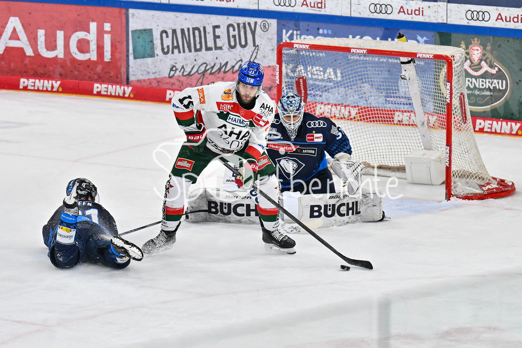 ERC Ingolstadt - Augsburger Panther  | v. l. Riley SHEEN (ERC Ingolstadt #91), Mick KOEHLER (Augsburger Panther #11) und Devin WILLIAMS (ERC Ingolstadt #31) / DEL: ERC Ingolsdtadt - Augsburger Panther, Saturn Arena am 10.01.2025