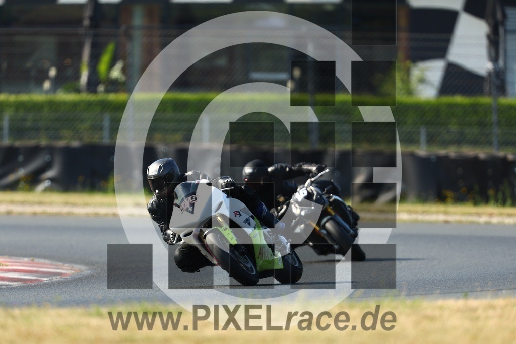 0016-20260713_00719 | Schöne Erinnerungen an spannende Momente - das festzuhalten ist unser Job. PIXELrace.de ist seit 2003 auf den Rennstrecken Europas unterwegs um die Action draußen beim Fahren und die wunderbare Stimmung imm Fahrerlager für euch einzufangen.