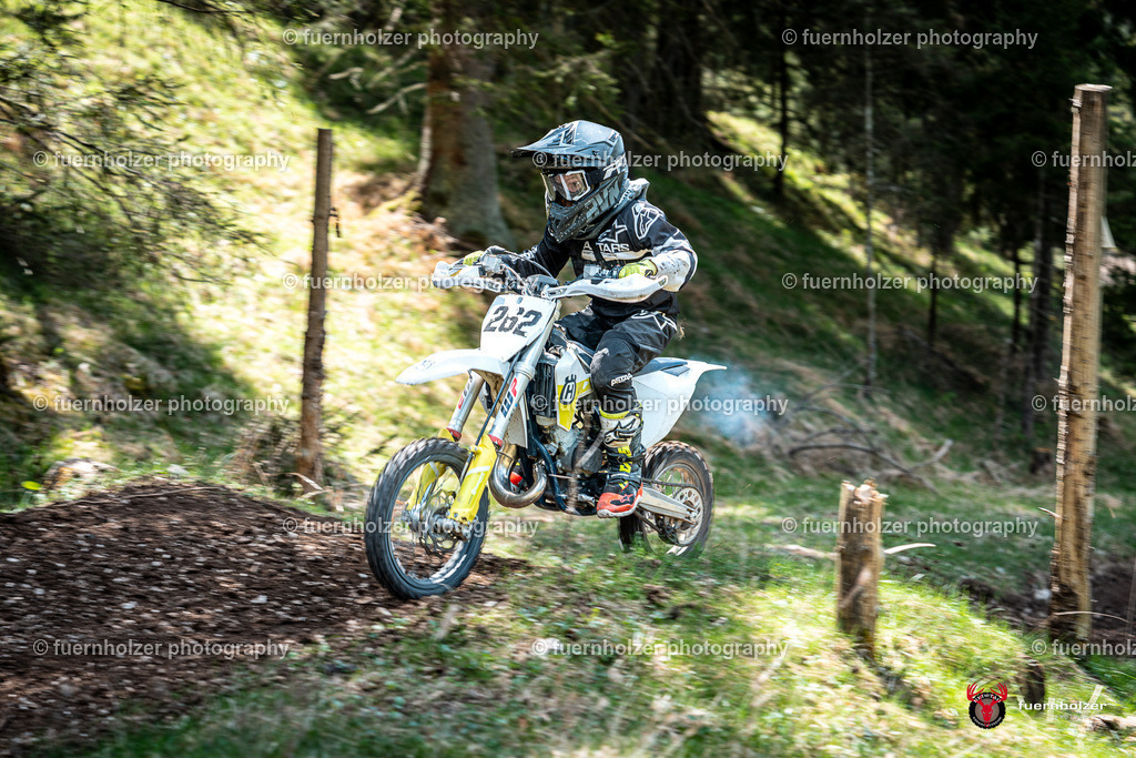 fuernholzer_250501-C1-595 | Fotografische Impressionen von der Red Stag Enduro Extreme by fuernholzer-photography.com. Endurosport in Österreich fotografisch festgehalten von fuernholzer. Auftragsfotografie für Private, Gewerbefotos und Industriefotografie. Eventfotografie, Sportfotografie und Motorsportfotografie. Anbieter von Fotoworkshops, Fototraining, fotografischen Vorträgen und Fotoseminaren.