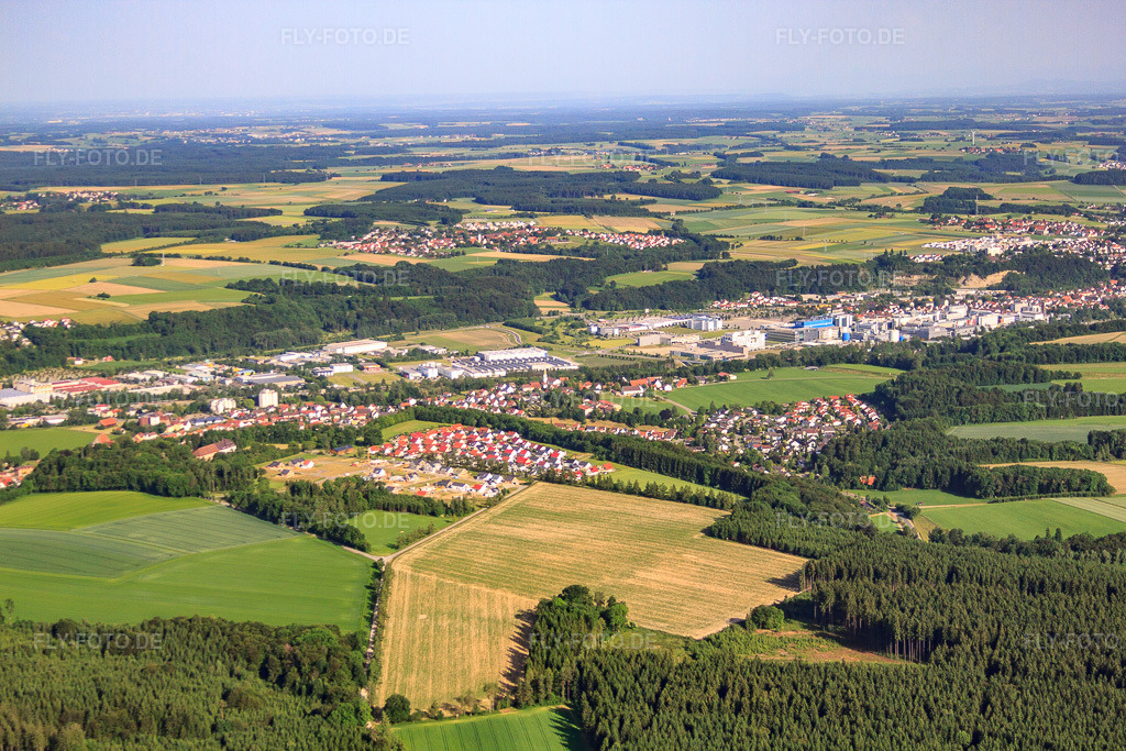 Luftbild: Industriegebiet an der Riß mit Boehringer Ingelheim Biberach in Biberach an der Riß im Bundesland Baden-Württemberg in Deutschland.Foto: IMG_67396.jpg vom 08.06.2014 durch Werner Riehm/FLY-FOTO.deAuflösung des Originals: 4752 x 3168 pxWWW.BOEHRINGER-INGELHEIM.COM