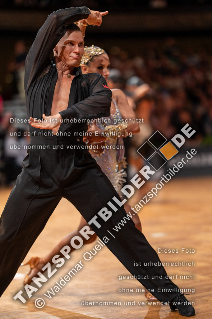 20230812-13132 | Hier finden Sie Tanz Bilder vom Latein und Standard Formationen tanzen. Sportbilder vom Tanzsport. Schöne Fotos und von Weltmeisterschaft, Europameisterschaft, Bundesliga, Regionalliga, Oberliga und Landesliga sowie von GOC Stuttgart, DanceComp, WM Bremen