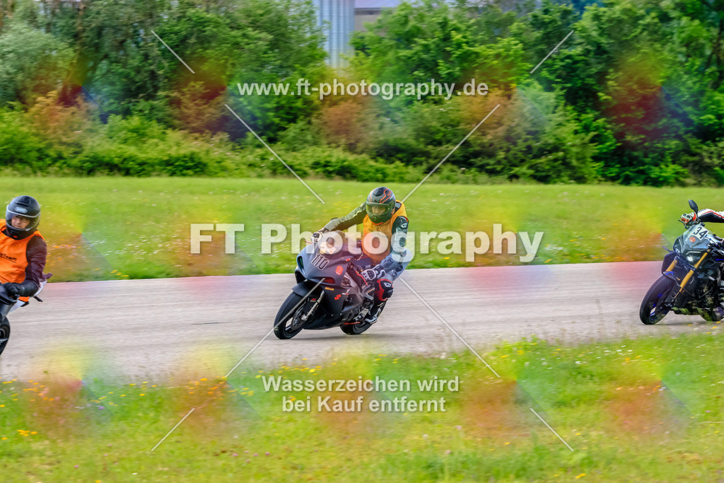 MotoTeam-3103 | Hier findet Ihr Bilder von Touristenfahrten auf der Nürburgring Nordschleife oder von anderen Veranstaltungen die ich besucht habe. Viel Spass beim Durch Schauen 