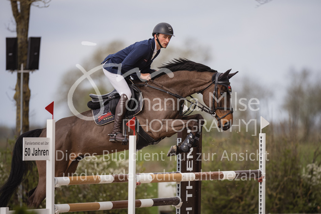 230426_HofSosath_2Ph-L-Spr-826 | Deine schönsten Turniermomente als professionelle Fotos! Entdecke hochwertige Pferdesport-Fotografie im Online-Shop. Jetzt Fotos finden & bestellen!