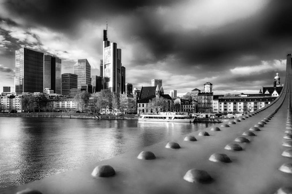 Frankfurter Skyline | fotografie-bernd-pfalzgraf - Realisiert mit Pictrs.com