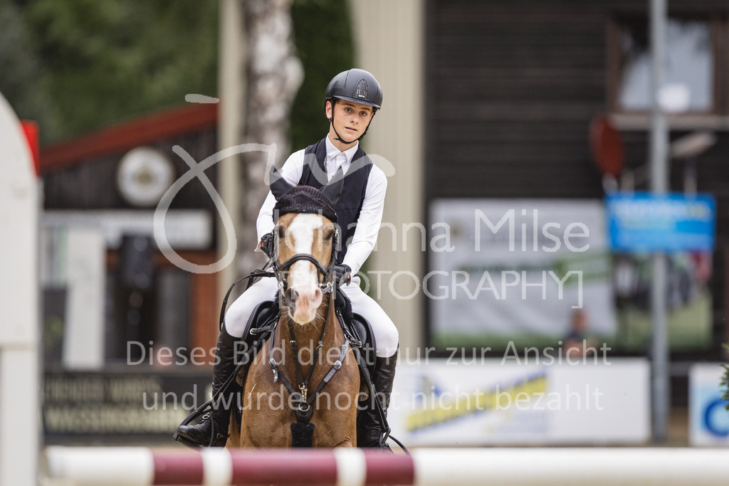 230824_Delbrueck_PonyTrophy-320 | Deine schönsten Turniermomente als professionelle Fotos! Entdecke hochwertige Pferdesport-Fotografie im Online-Shop. Jetzt Fotos finden & bestellen!