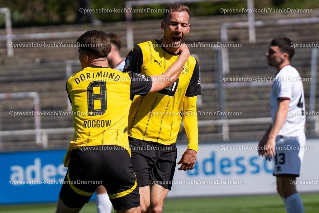 xydr06042501022a | 06.04.2025, xydrx, Fußball, Borussia Dortmund II - FC Ingolstadt 04, 3.Liga, Stadion Rote Erde, Saison 2024 2025: Franz Roggow (Borussia Dortmund II #8) und Michael Eberwein (Borussia Dortmund II #14) jubelnd, freuen sich über das Tor von Michael Eberwein (Borussia Dortmund II #14) zum 2:1 DFB regulations prohibit any use of photographs as image sequences and or quasi-video.