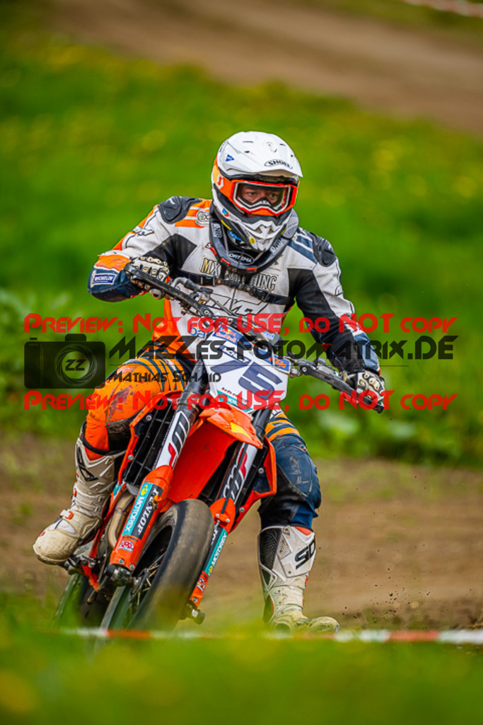 MaZZes_FotoMatrix_230506_2-41 | UE40