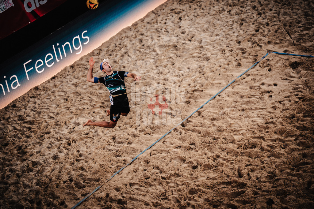 Beachvolleyball | Männer | Allianz German Beach Tour 2025 | Tourstop Berlin | 23.08.2025 | Aufschlag von Tilo Rietschel