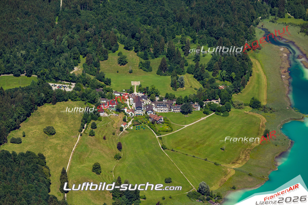 Aktuelles Luftbild von Unterlauterbach Iffeldorf - Die Luftaufnahme wurde 2022 mittels UL-Flugzeug erstellt ( keine Drohne ) - hochauflösende Kamera-Systeme von  Canon -Beste Qualität - Für grossformatige Ausdrucke geeignet. Die Geschenkidee !