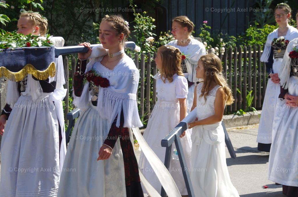 IMGP4210 | fotografiert von Axel PollmannLeonhardi Wallfahrt Benediktbeuern und Murnau, Fronleichnam, Fasching, Landschaft im Loisachtal und Benediktbeuern  - Realisiert mit Pictrs.com
