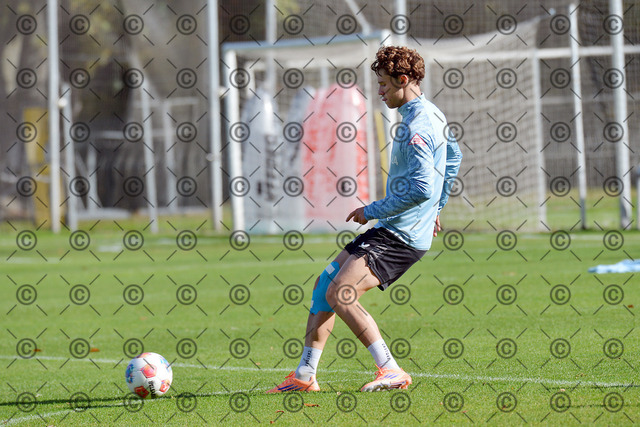 RGE_6449b | Hertha BSC, 2.Bundesliga, Herren, Saison 2025/26, Training, Montag 13.10. 2025, Linus Gechter (Hertha BSC),  Fotograf:  Ralf Gebhardt - Realisiert mit Pictrs.com