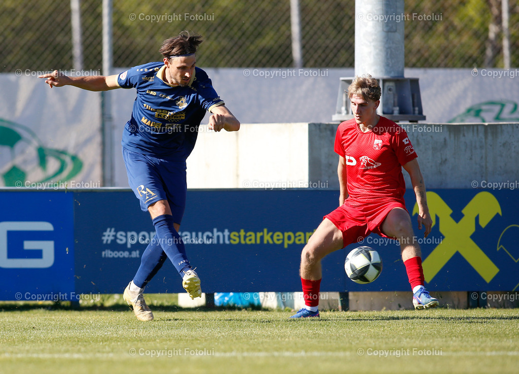 A_LUI_020526_15 | SPORT FUSSBALL REGIONALLIGA MITTE ASKOE OEDT-ATUS VELDEN IM BILD: ALEX MAYR (OEDT) UND THORSTEN MAHRER (VELDEN) FOTO:FOTOLUI