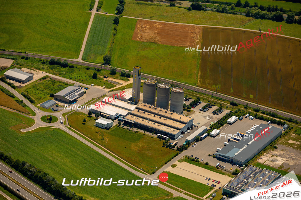Das Luftbild zeigt :  Geisingen - Die Luftaufnahme wurde 2024 vom UL-Flugzeug aus erstellt ( keine Drohne ) - Hochauflösende Luftaufnahme - Für grossformatige Ausdrucke geeignet. Die Geschenkidee !Mit Lizenz und Bildrechte bestellbar